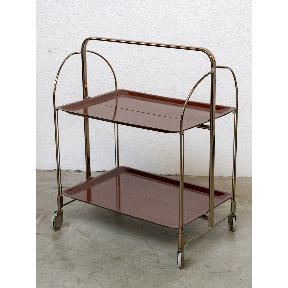 Desserte à roulettes pliante en formica Anouk N°425 - Bon état bois foncé, DEBONGOUT