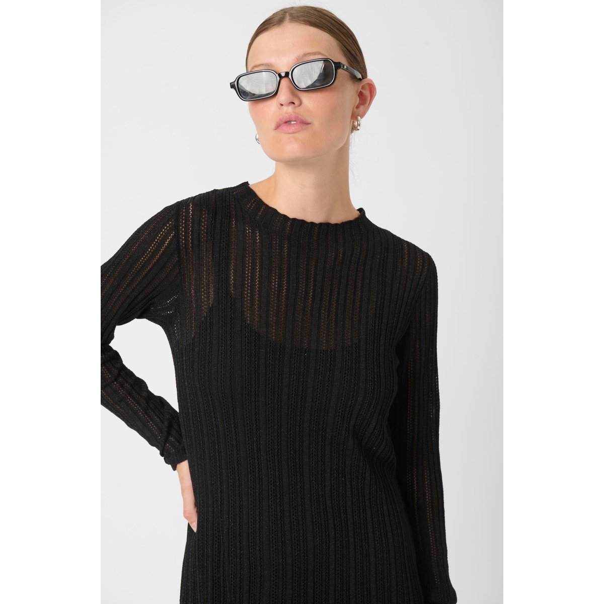Robe noir, SOAKED IN LUXURY