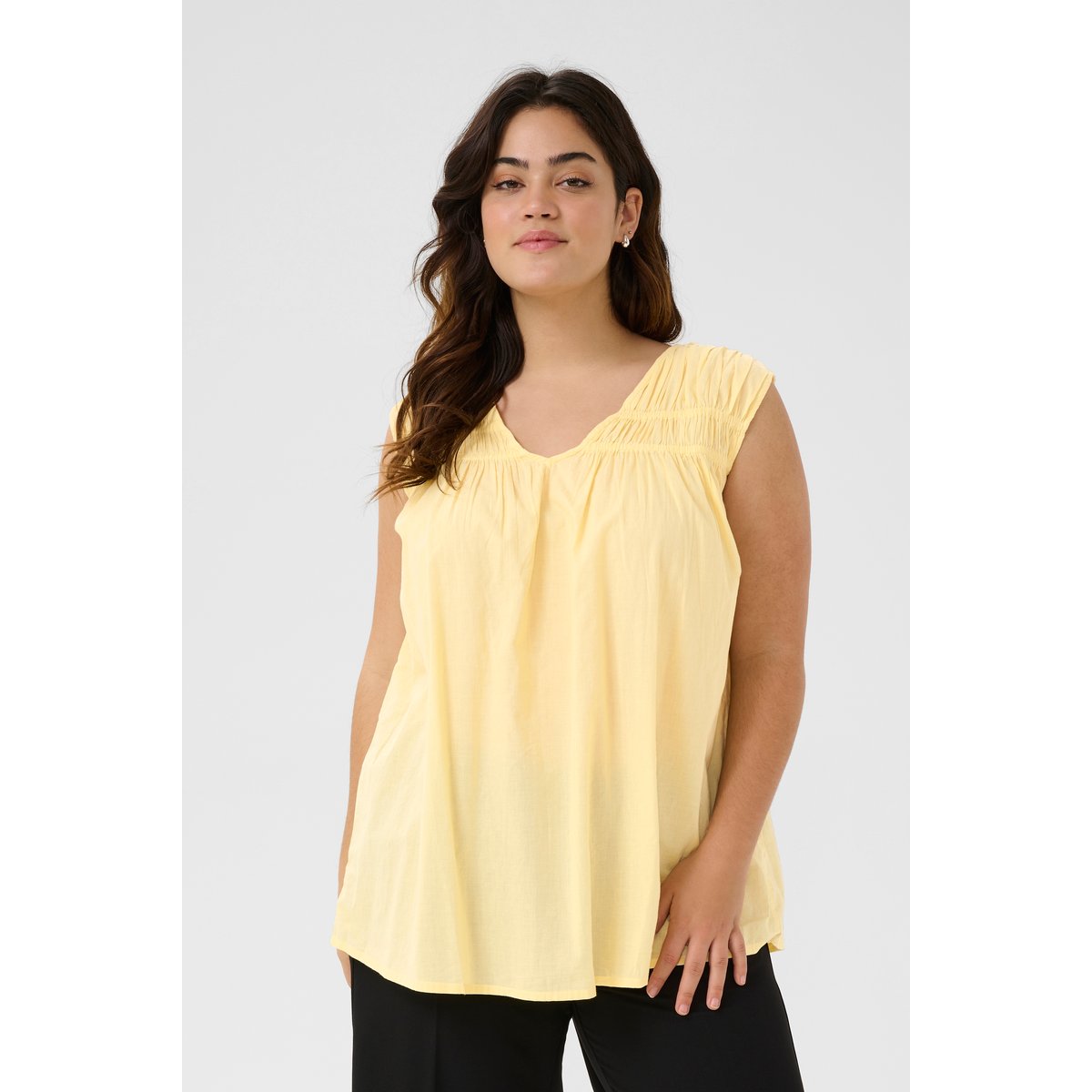 Sleeveless blouse jaune straw, KAFFE CURVE