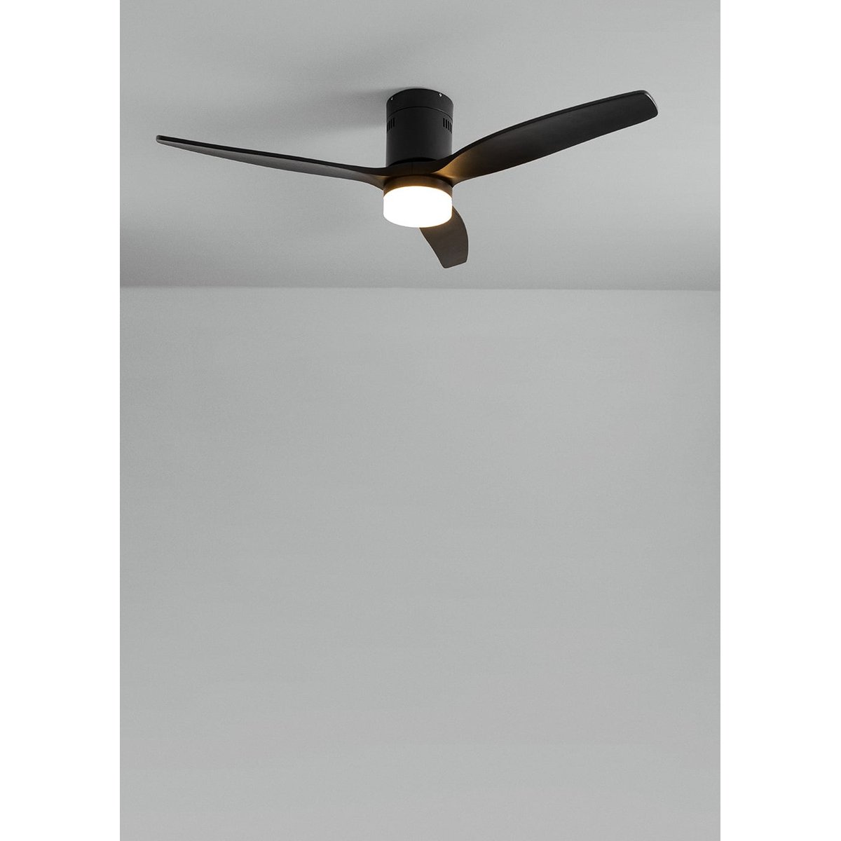 Ventilateur de plafond 40W avec lumière et télécommande WIND CALM NATURAL WOOD noir/noir, CREATE