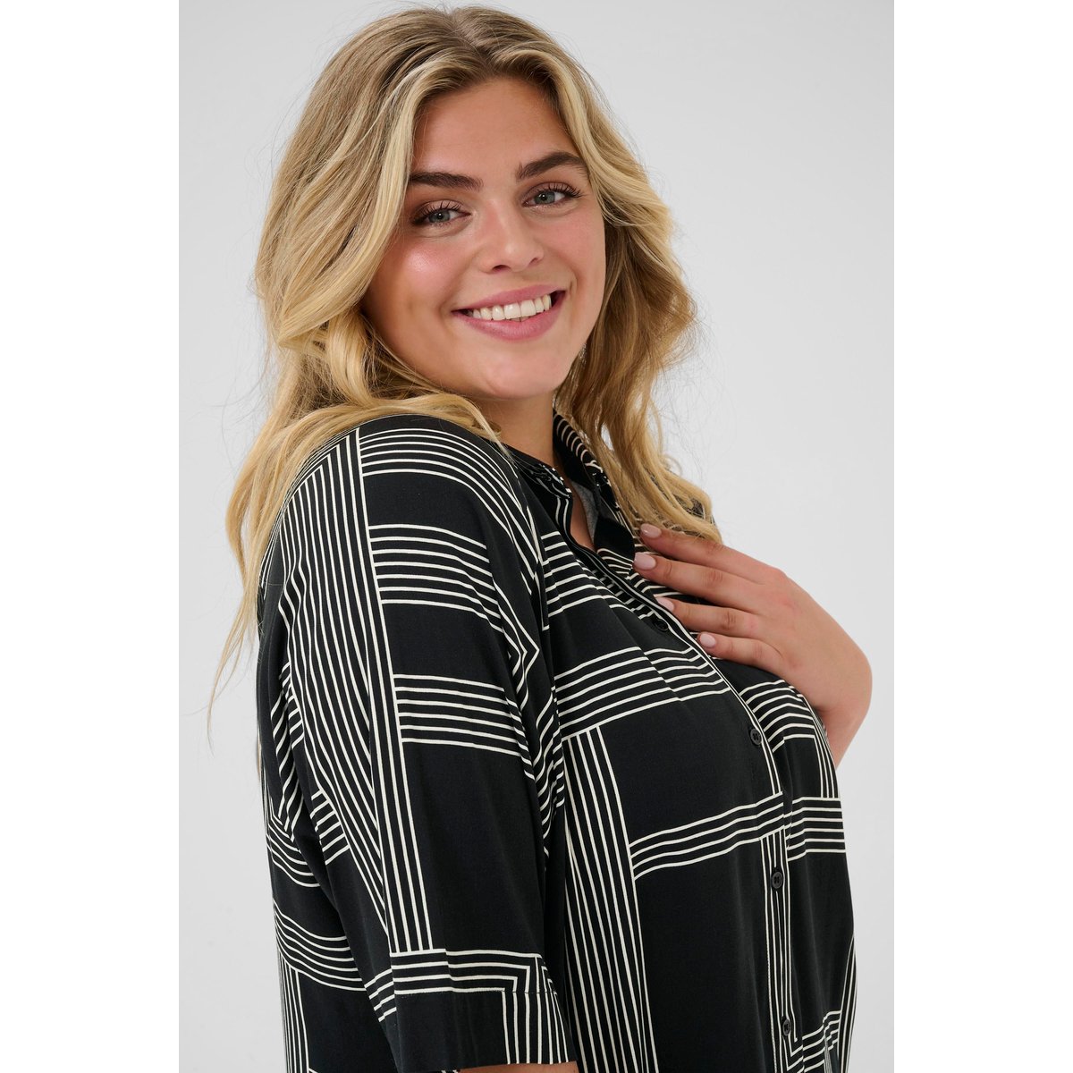 Chemise à manches longues noir blanc black/chalk graphic lines, KAFFE CURVE