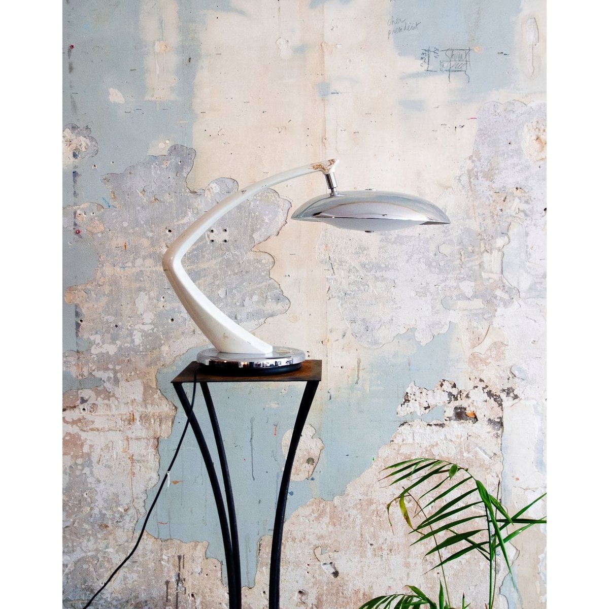 Lampe au design épuré Julia N°898 - Bon état blanc, DEBONGOUT