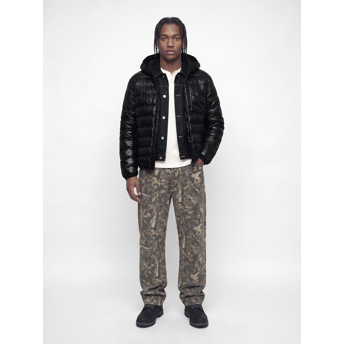 Blusão brilhante com capuz preto , JACK & JONES