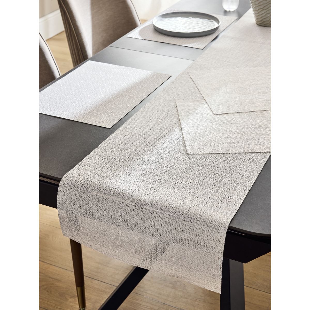 Chemin de table et set table, lot 5 argent, NEXT