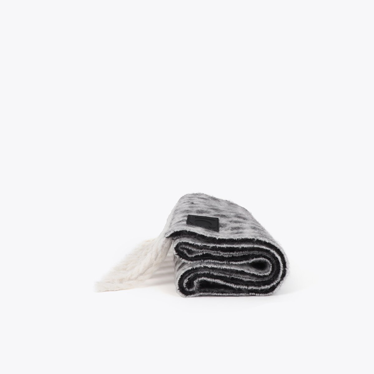 Écharpe réversible imprimé animal à franges gris clair, LOLA CASADEMUNT