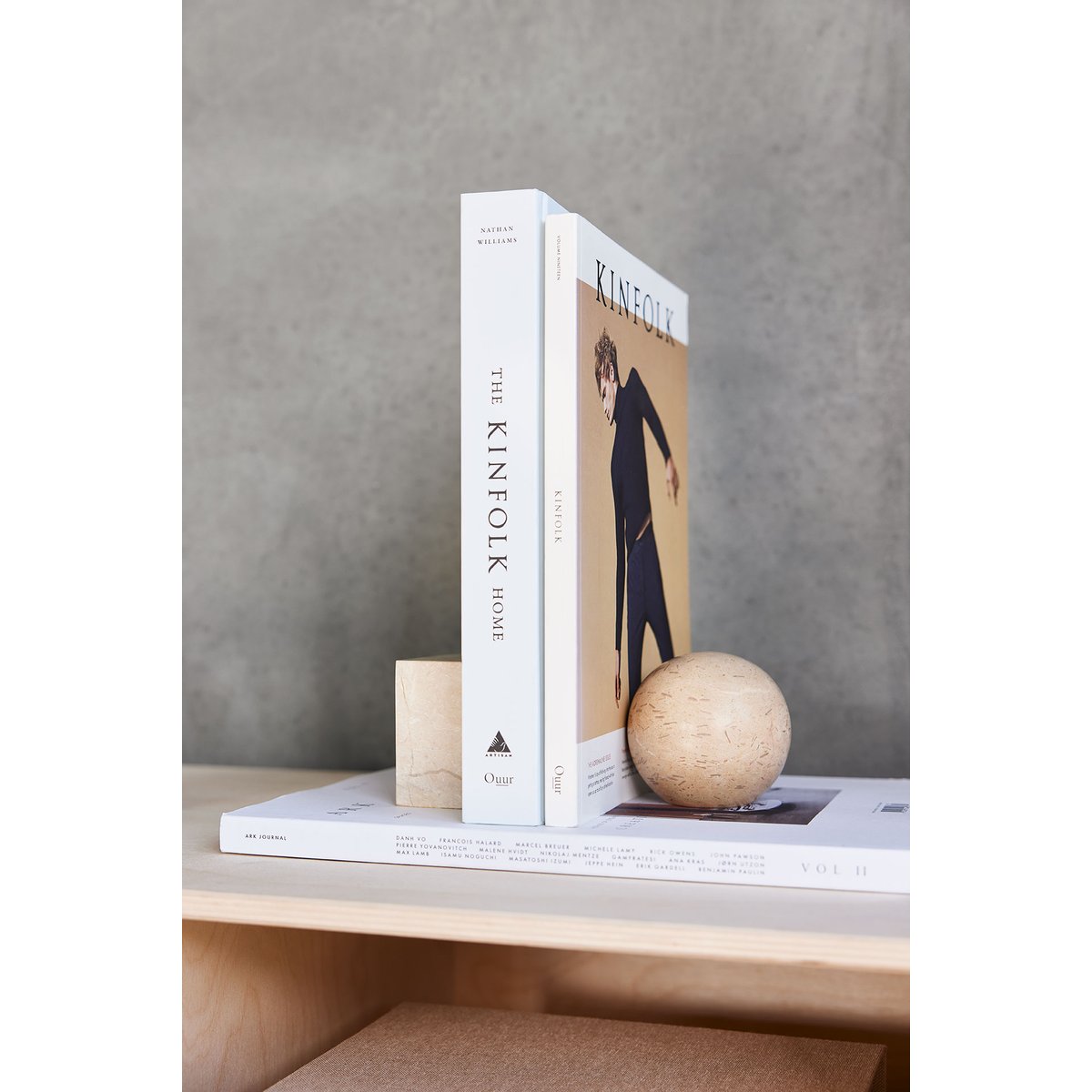 Serre-livres rond en marbre avec motif rond LIVING marron, OYOY LIVING DESIGN
