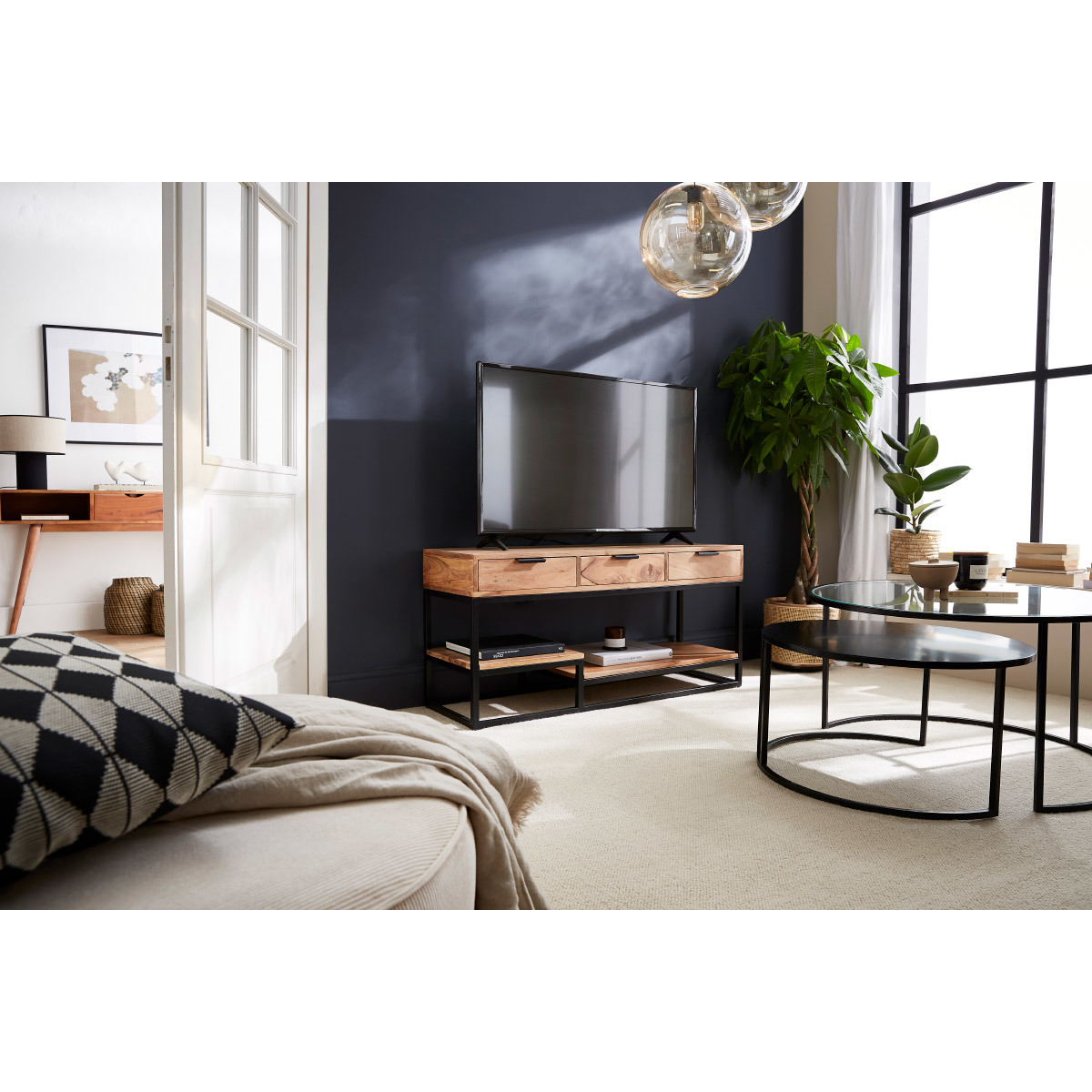 Meuble TV en bois massif et métal noir L115 cm WARREN naturel, MILIBOO