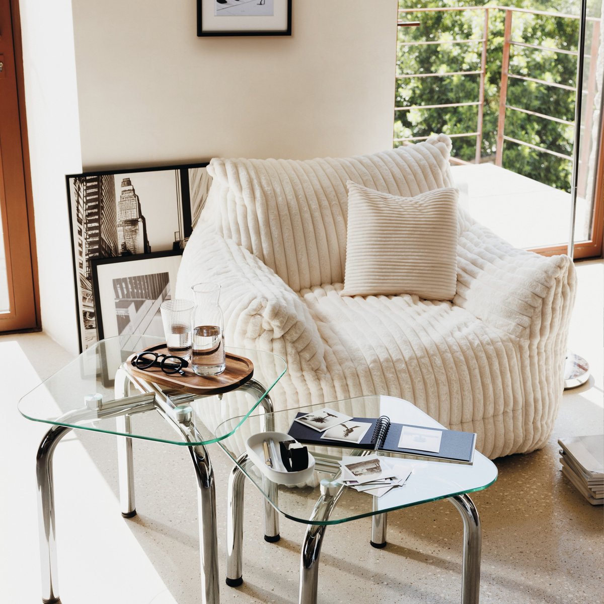 Fauteuil en velours côtelé MUZI blanc, ATMOSPHERA