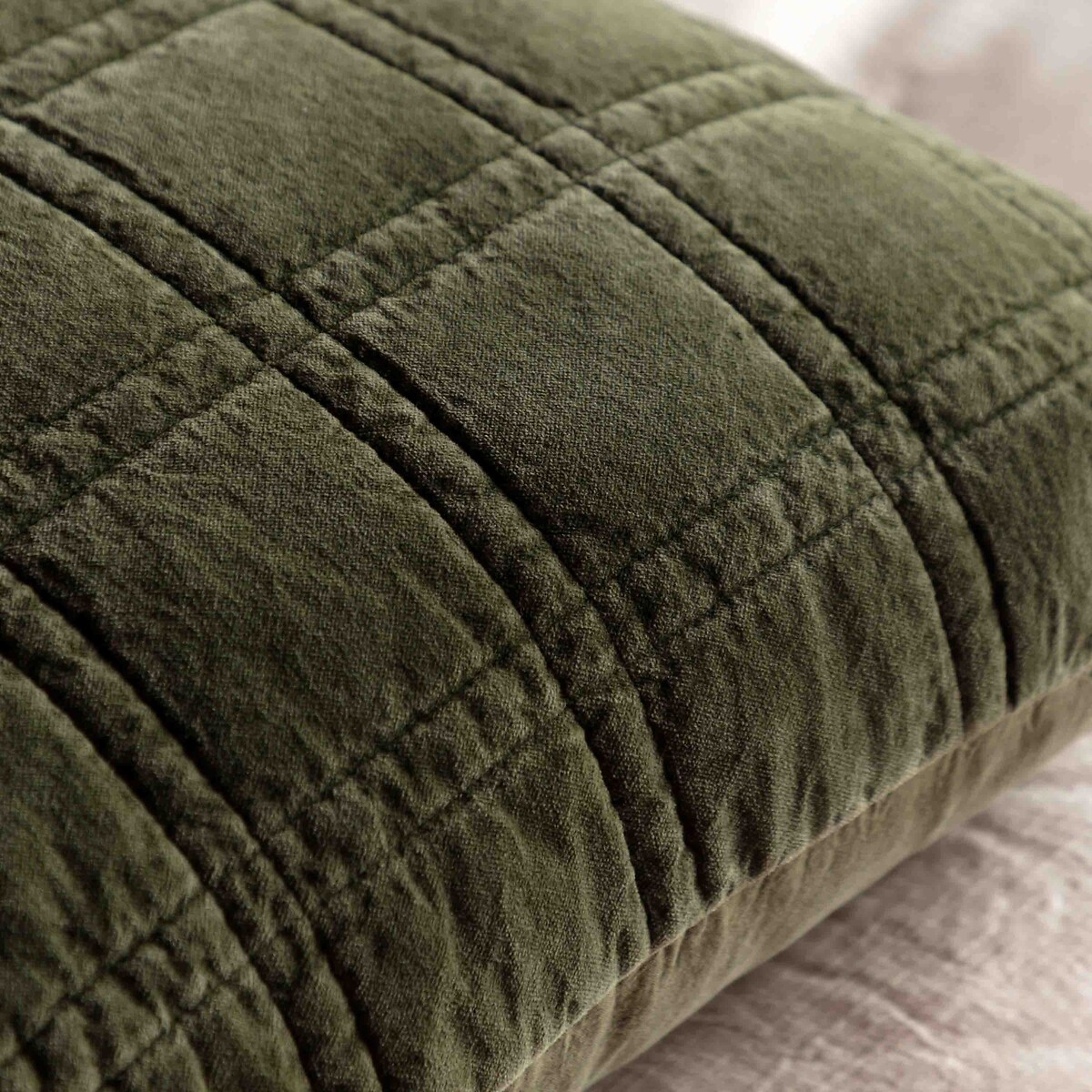 Cotton Velvet Quilted Cushion olive, ÉDITÉ