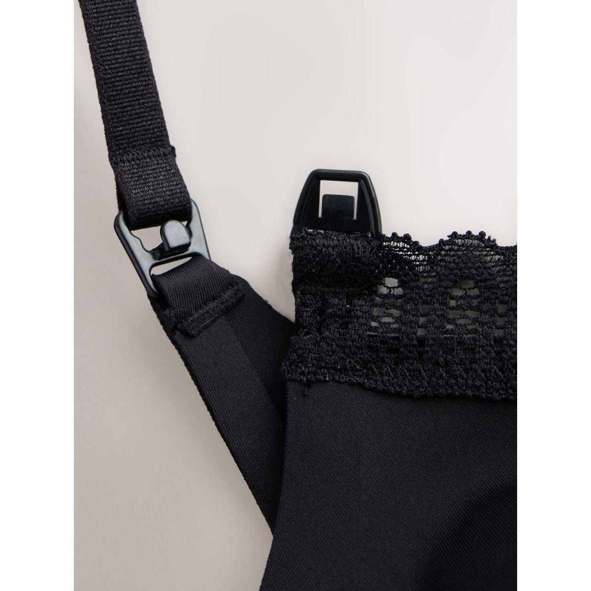 Soutien-gorge lissant maternité/allaitement noir, NEXT