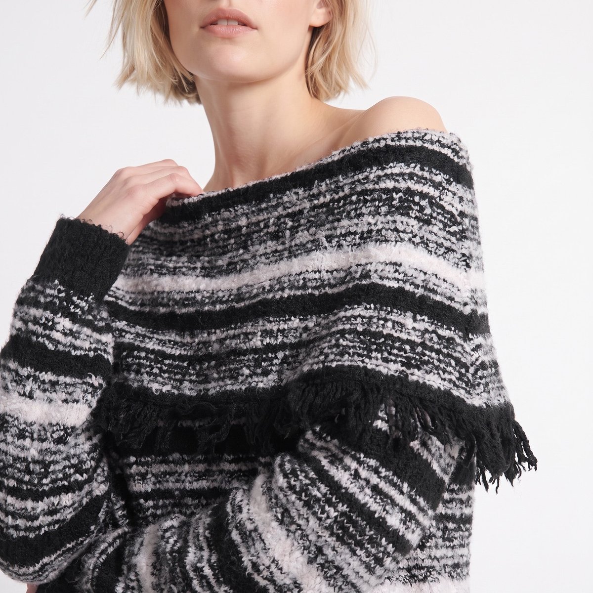 Pull femme epaule dénudée à rayures VALERIE black, ARTLOVE