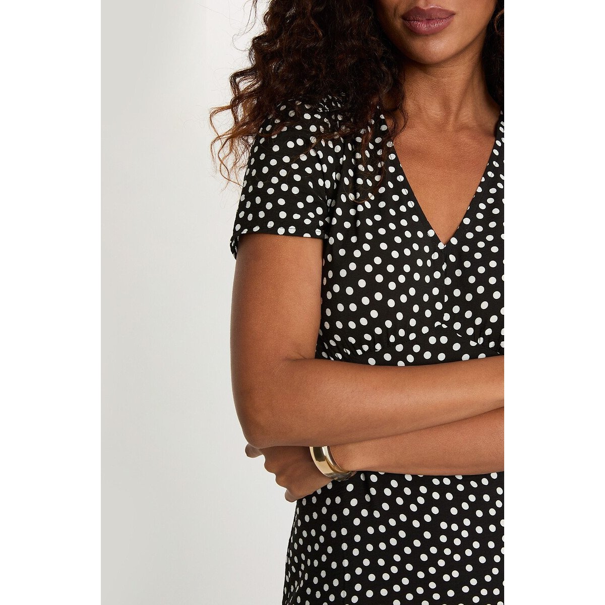 Vestido comprido de mangas curtas com decote em V preto , MORGAN