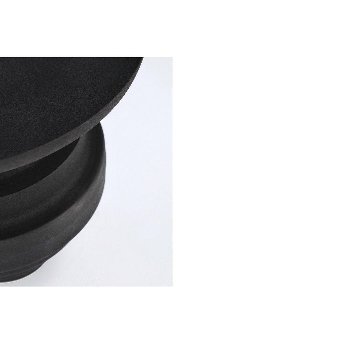 Table basse ronde design en métal coloré D40 - MARLO noir, HELLIN, DEPUIS 1862