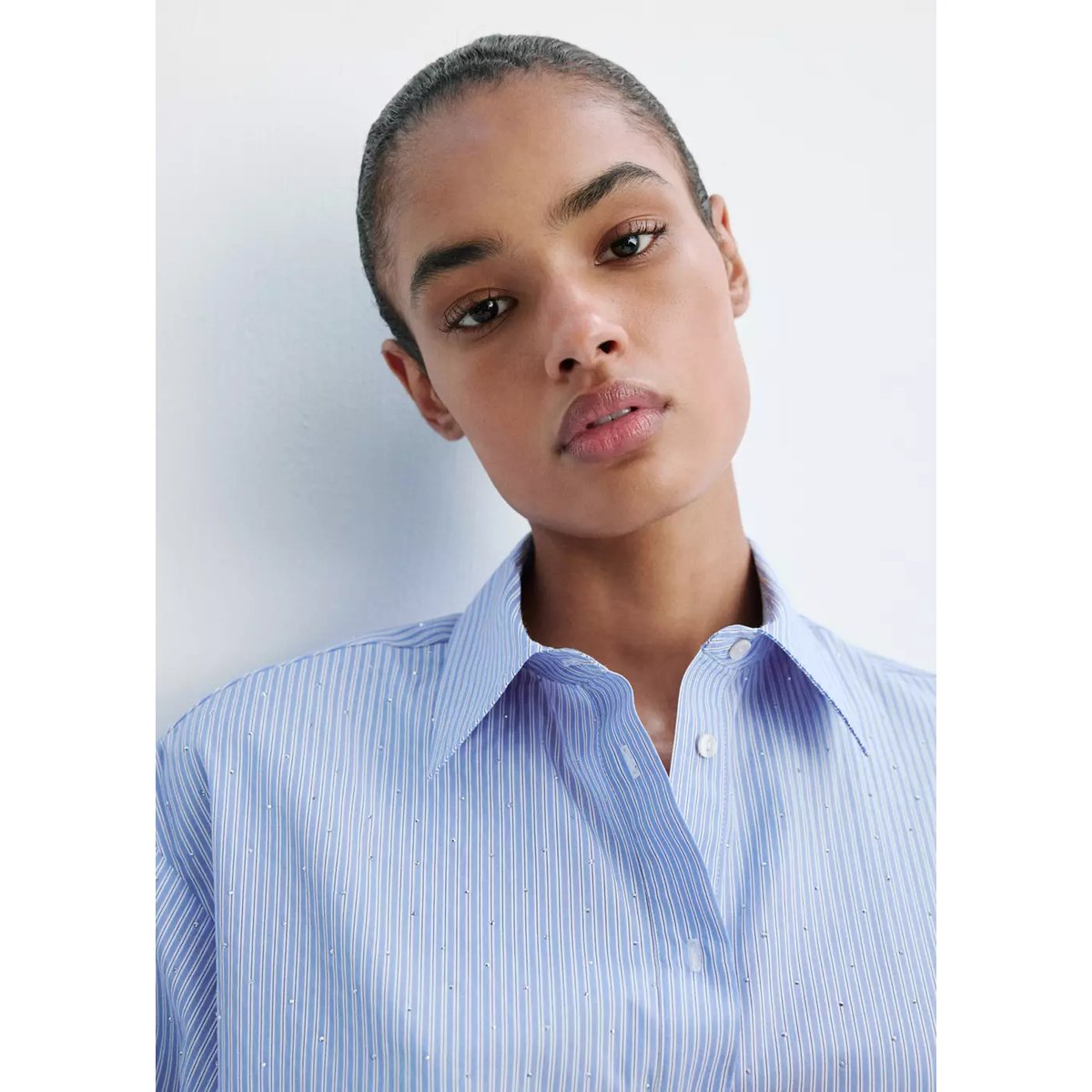 Chemise rayée avec strass bleu ciel, MANGO