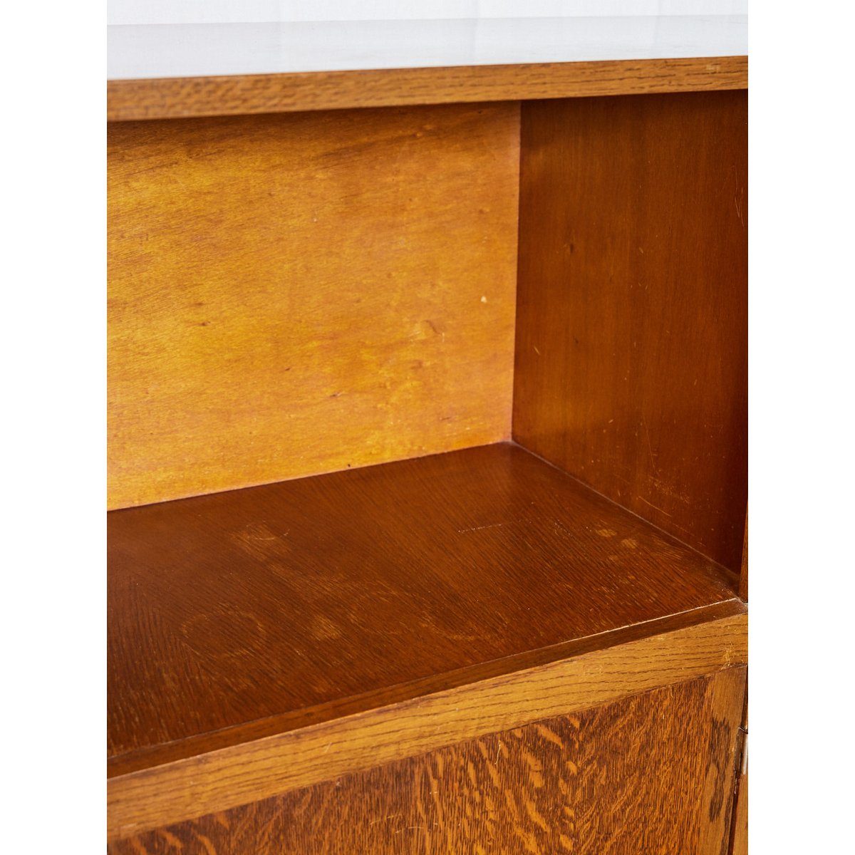 Grand buffet en bois Gilbert N°1719 - Bon état bois foncé, DEBONGOUT