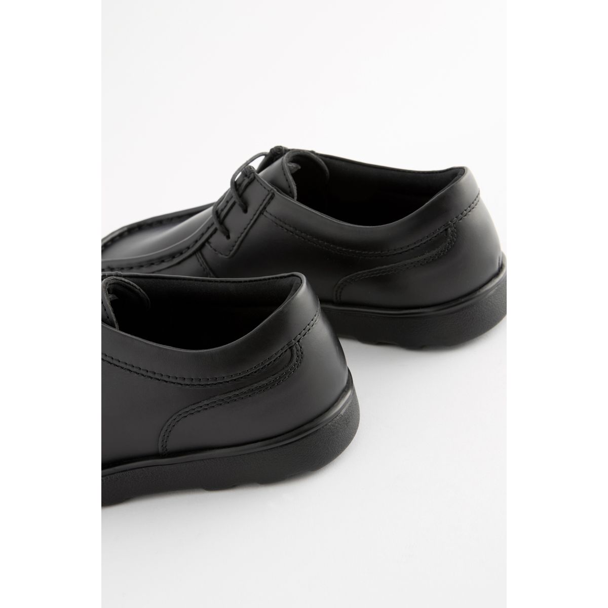 Chaussures d’école à lacets noir, NEXT