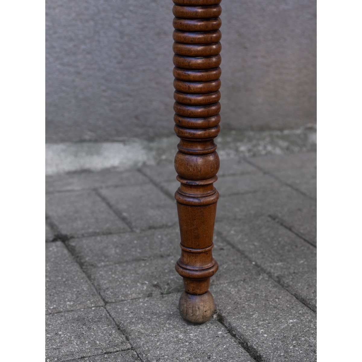 Table à manger ovale en bois Romy N°1516 - Bon état bois foncé, DEBONGOUT
