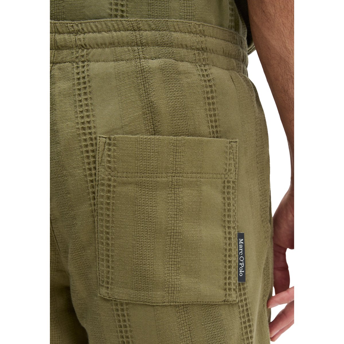 Short modèle Arik Jogger avec mélange de structures jacquard vert foncé, MARC O'POLO