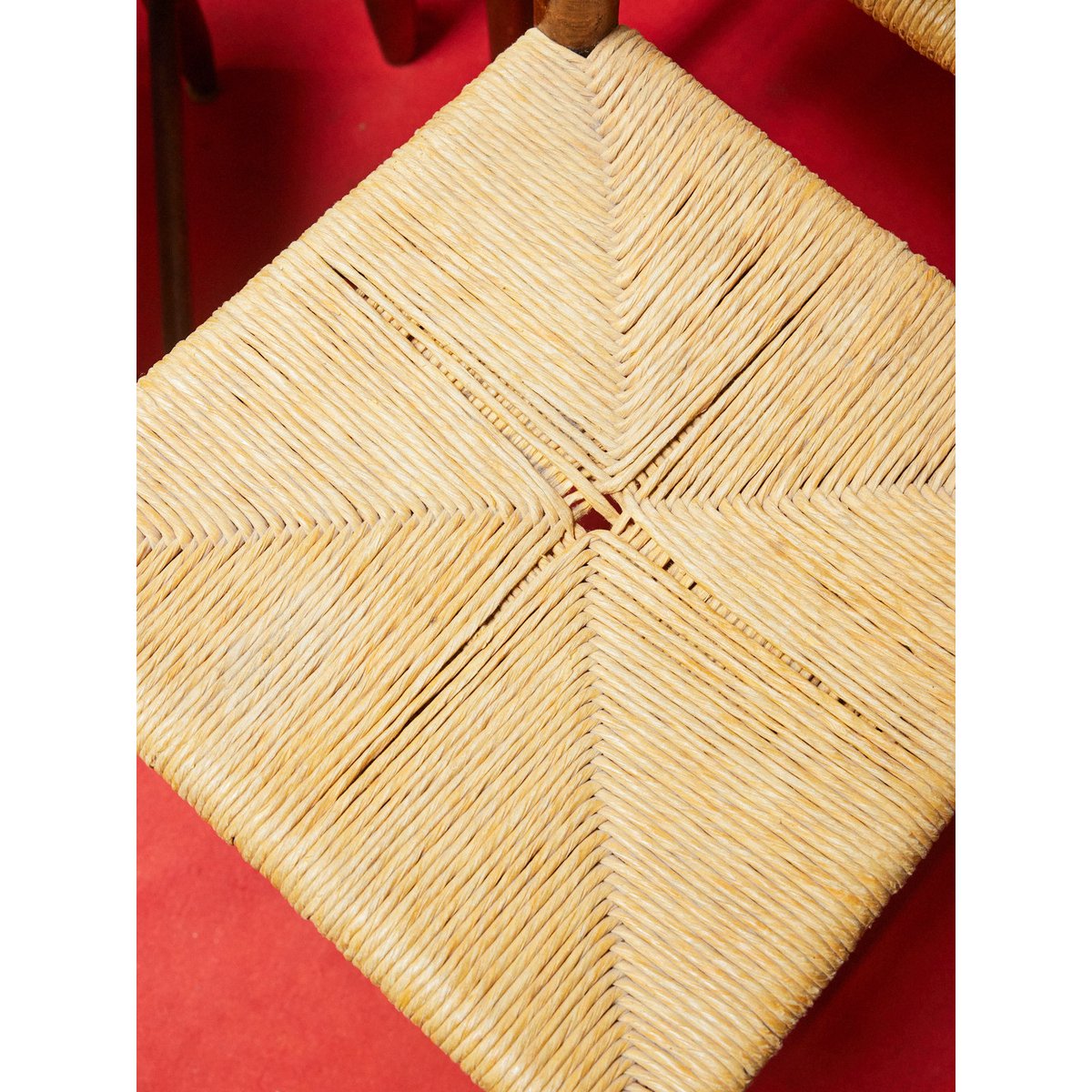 Lot de 4 chaises en bois Claude N°1313 - Bon état bois foncé, DEBONGOUT