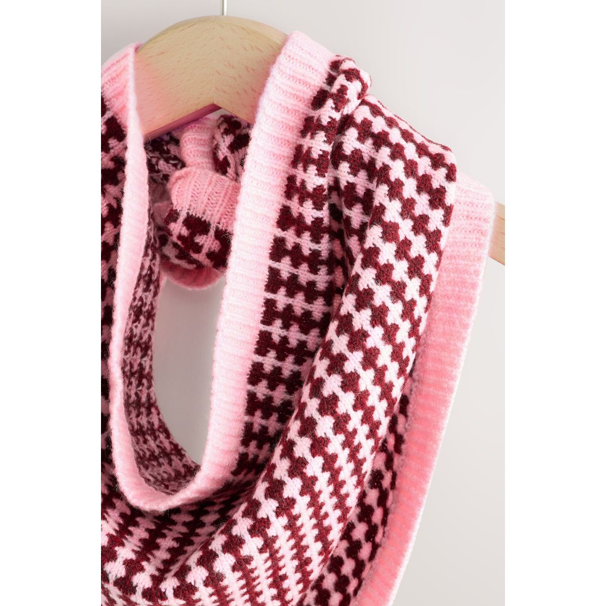 Écharpe triangle en maille pied-de-poule rose/rouge, NEXT