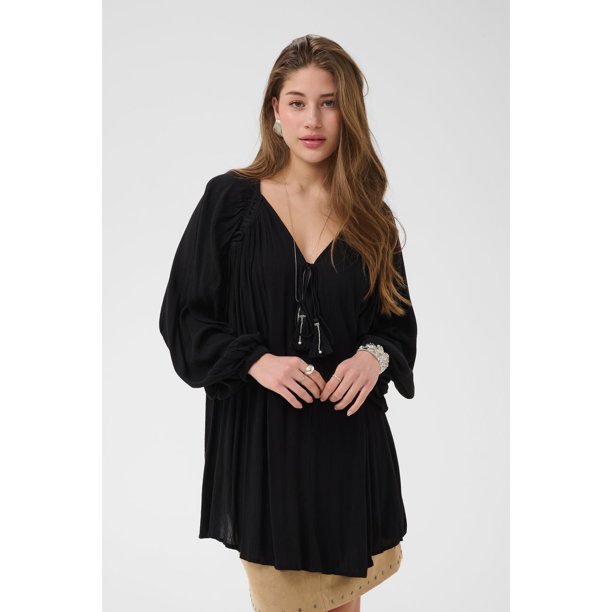 Robe noir pitch black, CREAM