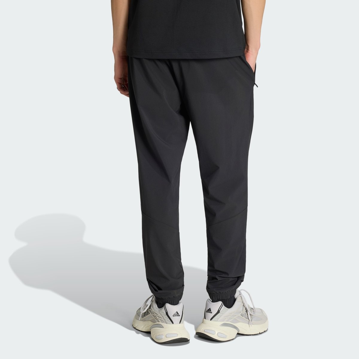 Pantalon De Survêtement Trèfle Tech Essentials Pantalon De Survêtement Trèfle Tech Essentials black, adidas Originals