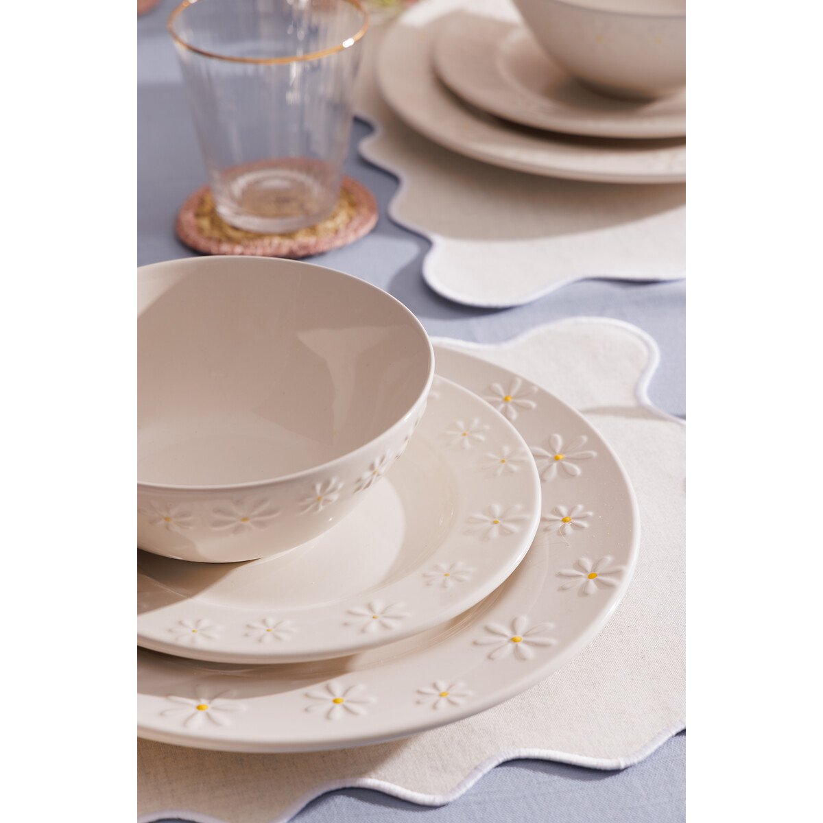 Set of 4 Daisy Side Plates white, PRICE & KENSINGTON