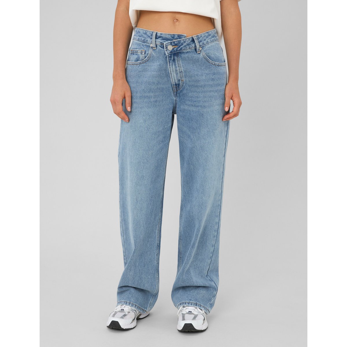 Jean straight ceinture asymétrique bleu moyen, BZB