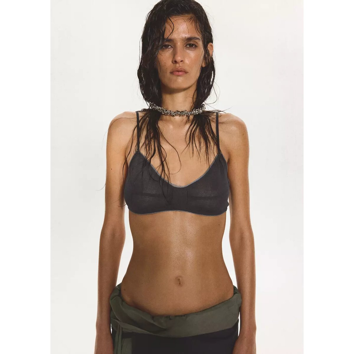 Top court en maille semi-transparente bleu foncé, MANGO