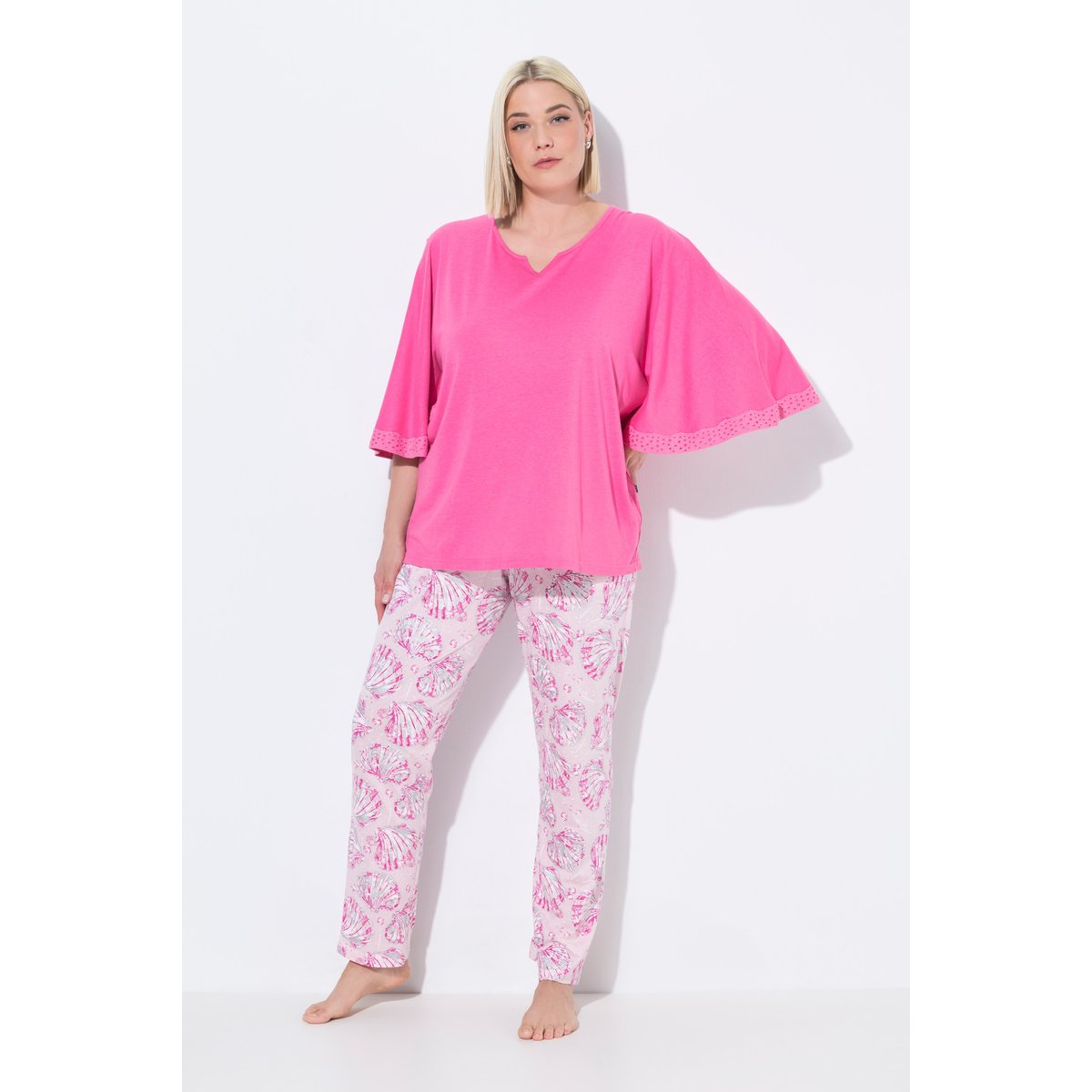 Pyjama, motif coquillages. Col tunisien rose vif, ULLA POPKEN