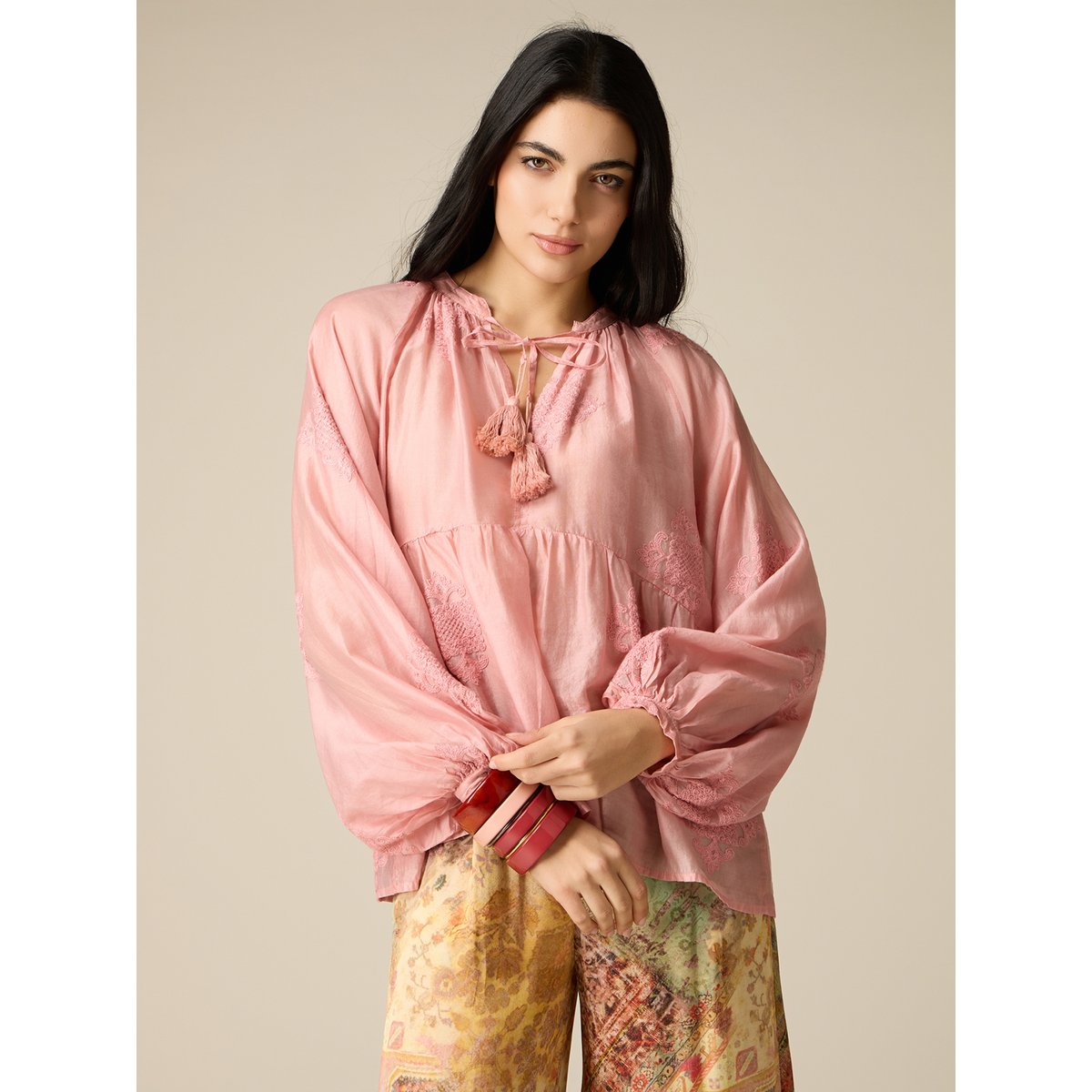 Blouse avec broderies rose, OLTRE