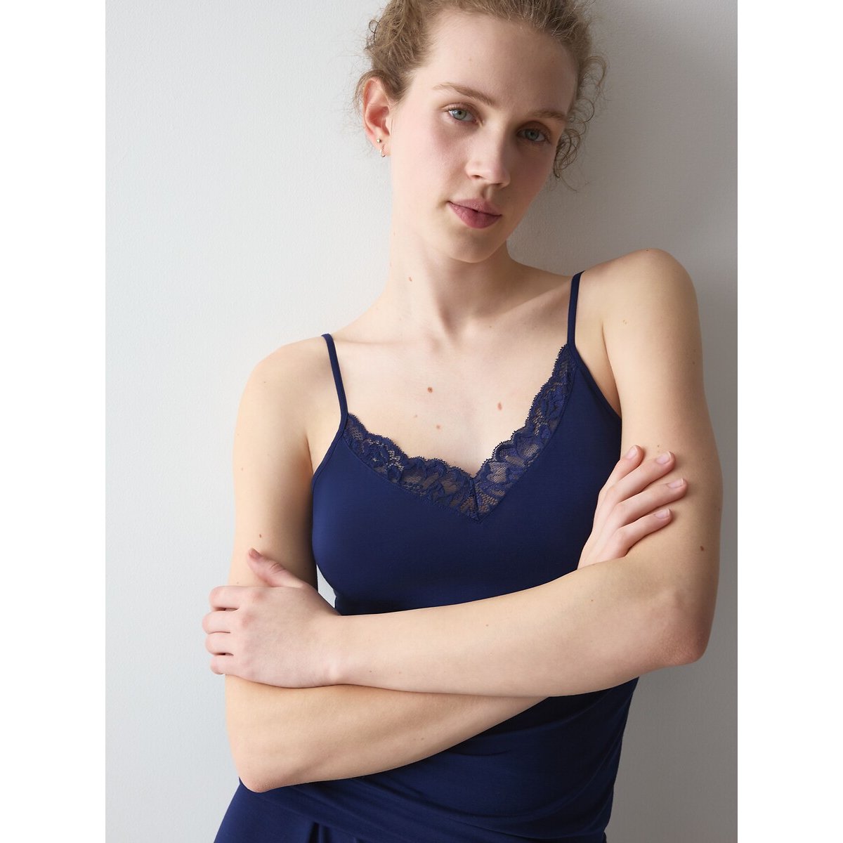 Caraco encolure dentelle AMOURETTE bleu marine, TRIUMPH