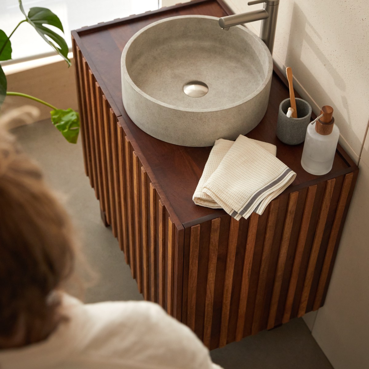 Meuble Salle De Bain en Manguier massif, MILO marron foncé, TIKAMOON