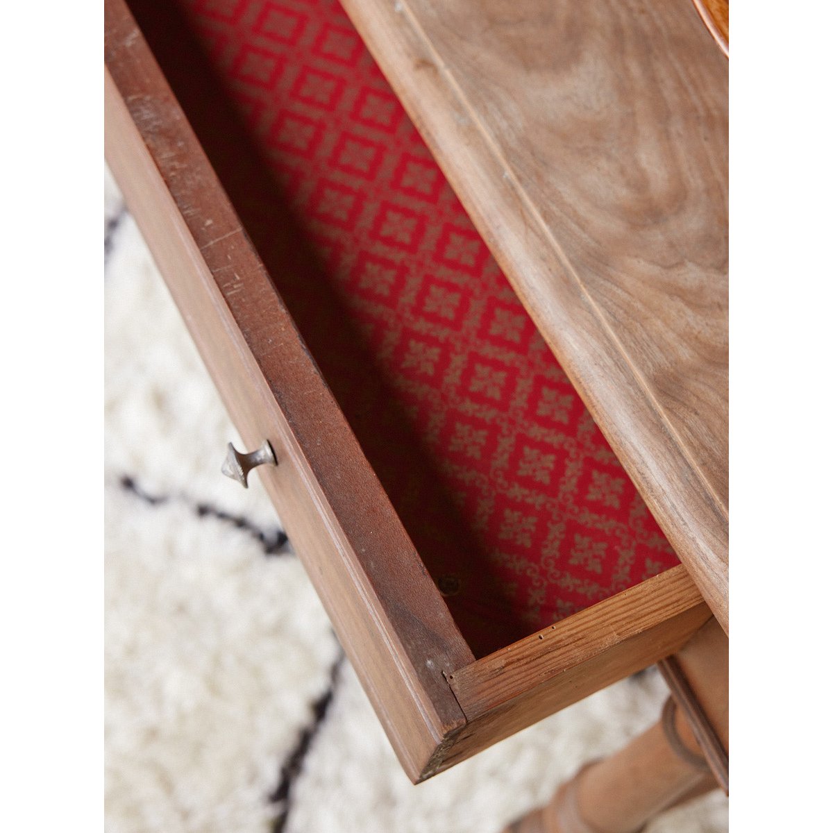 Table en bois patiné Francine N°1692 - Bon état bois clair, DEBONGOUT