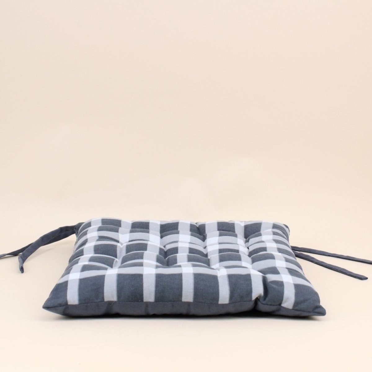 Lot de 4 galettes de chaise à carreaux et noir, ORNAMI