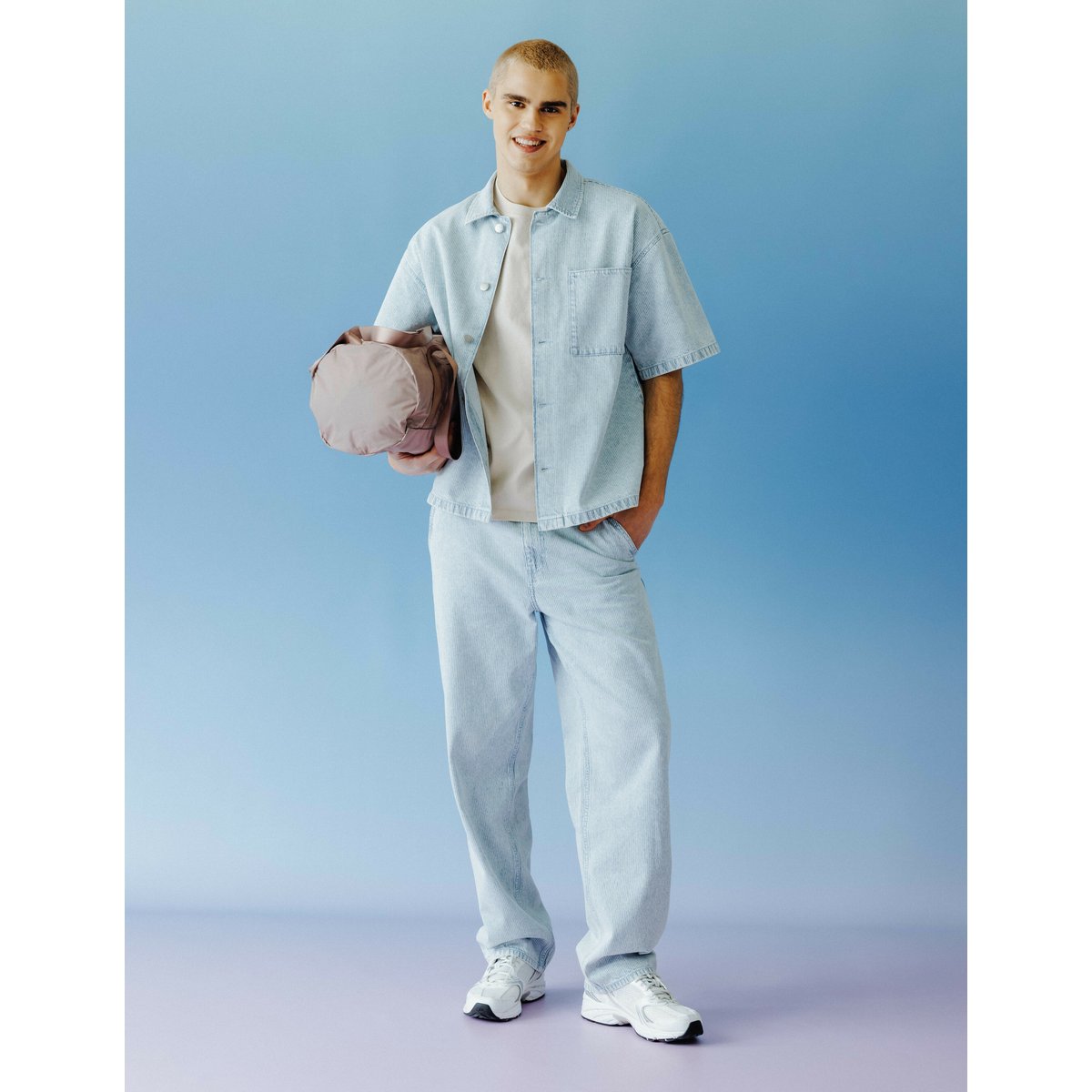 Pantalon loose rayé bleu clair, BZB