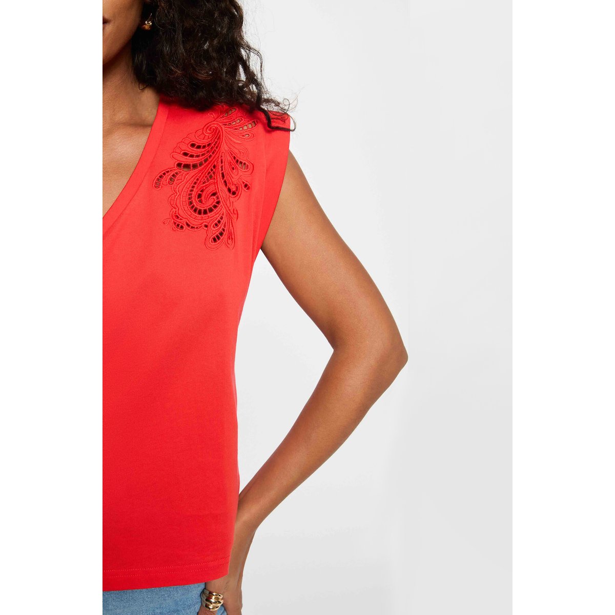 T-shirt col v manches courtes rouge vif, MORGAN