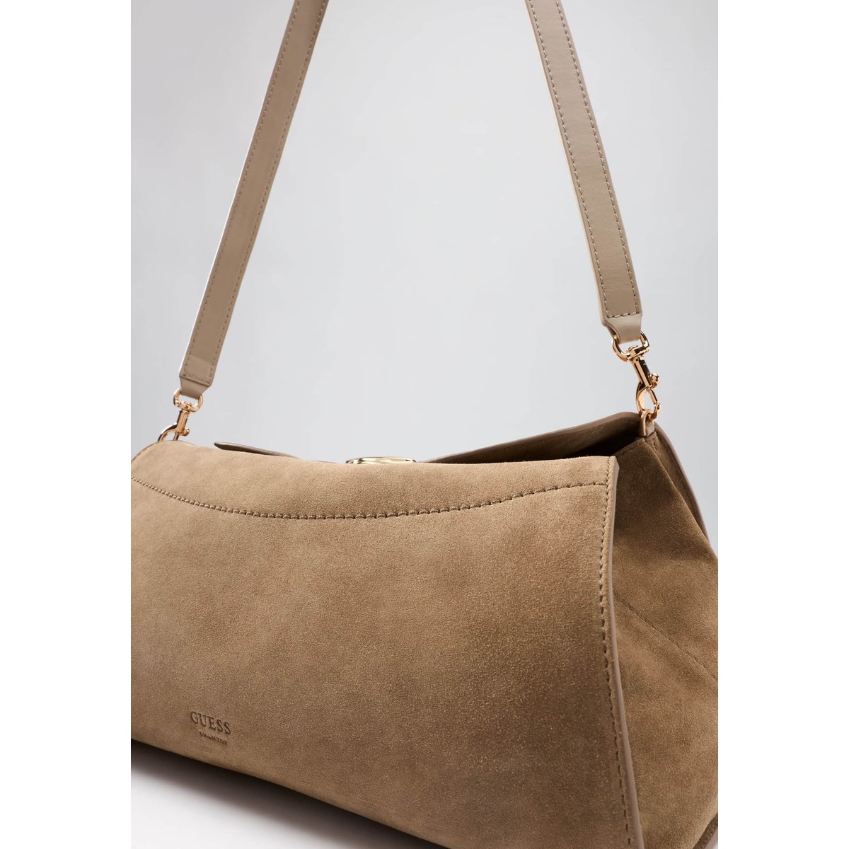 Sac Bandoulière En Daim Leonie crème, GUESS