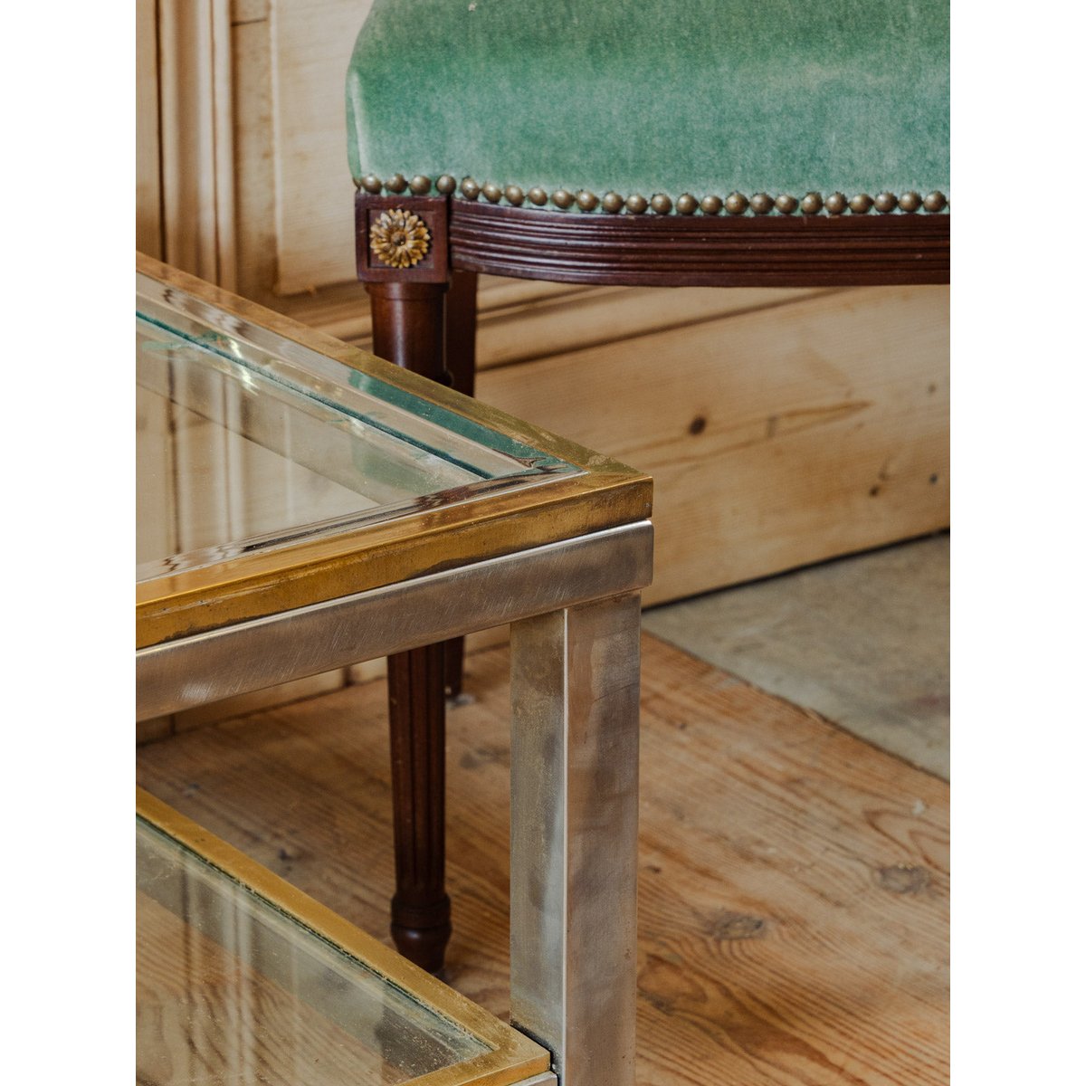 Table basse en laiton et verre Donna N°1053 - Bon état doré, DEBONGOUT
