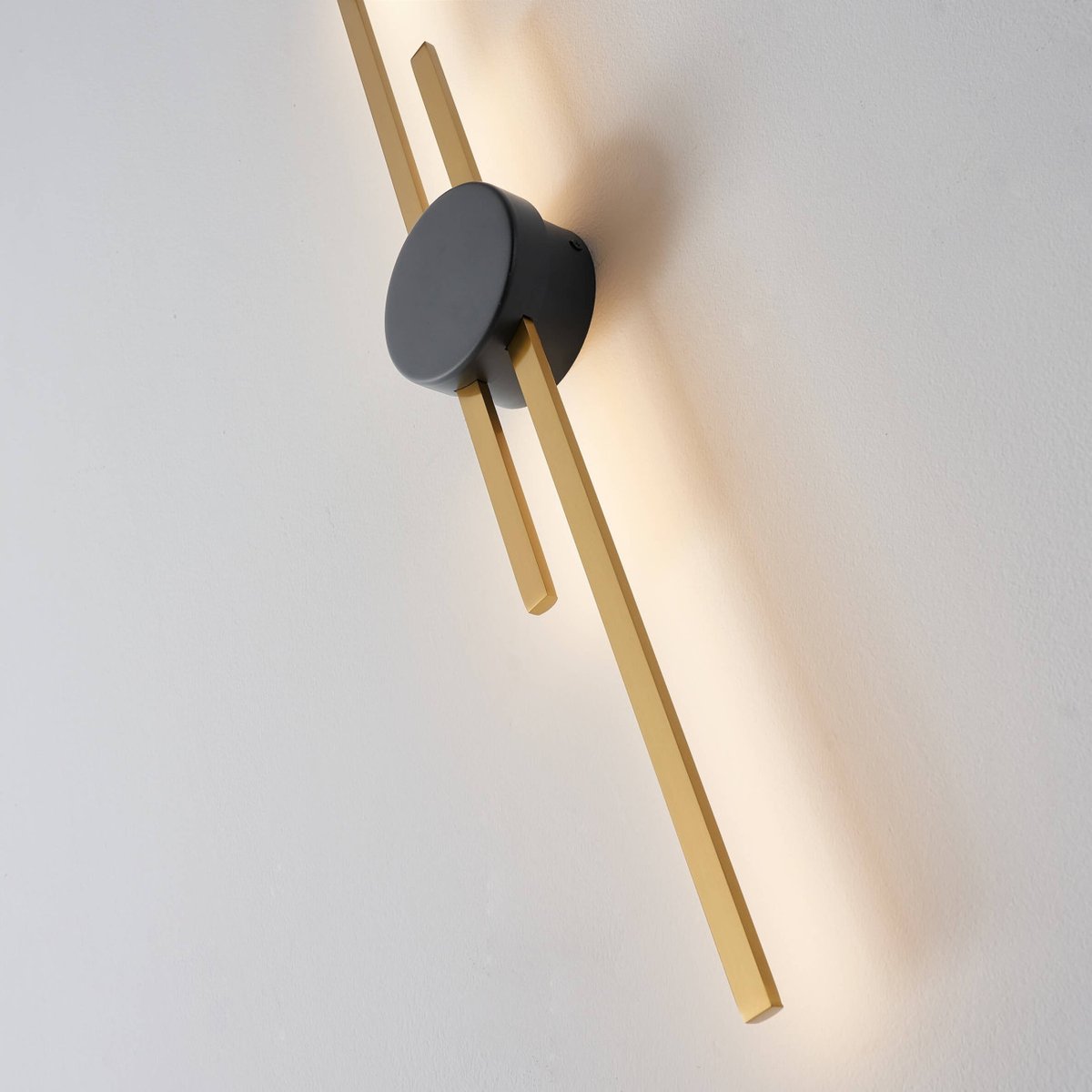Applique murale graphique LED - PIA laiton et noir, KOSILUM