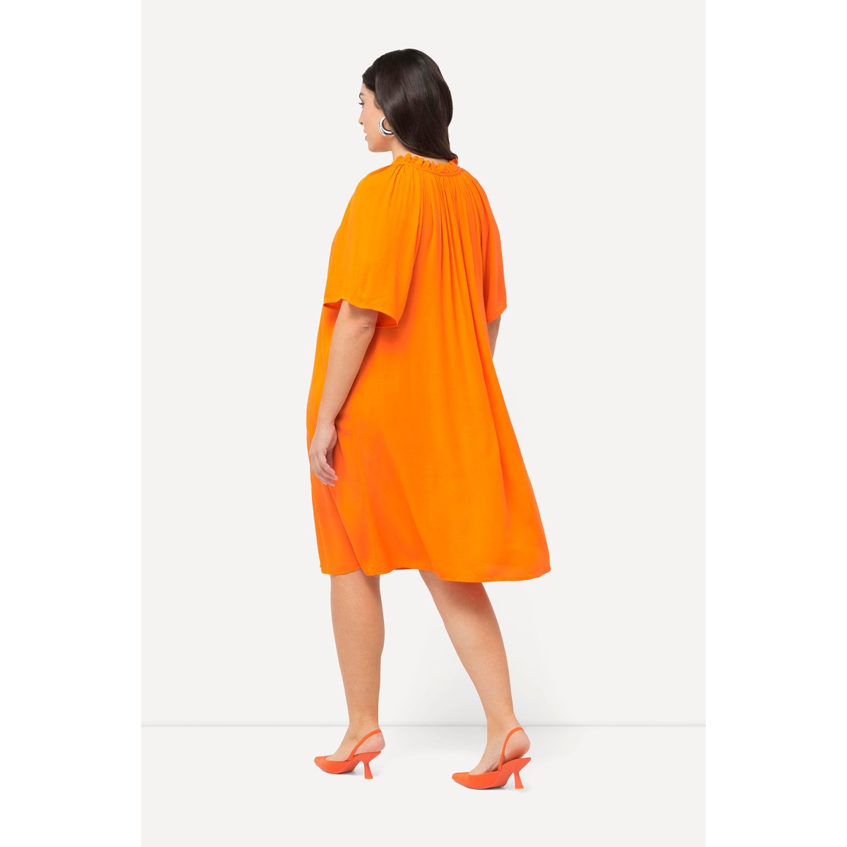 Robe avec ruchés. Silhouette en A évasée. orange, ULLA POPKEN