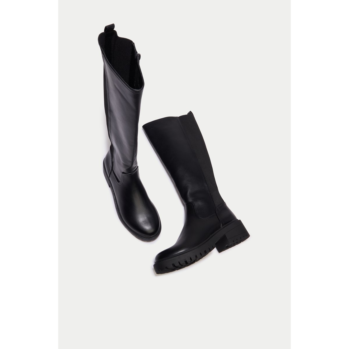 Bottes noir, CACHE CACHE