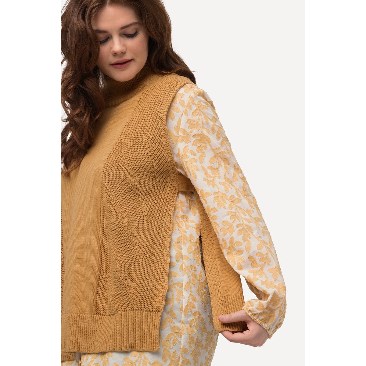 Pull sans manches en coton bio moutarde, ULLA POPKEN