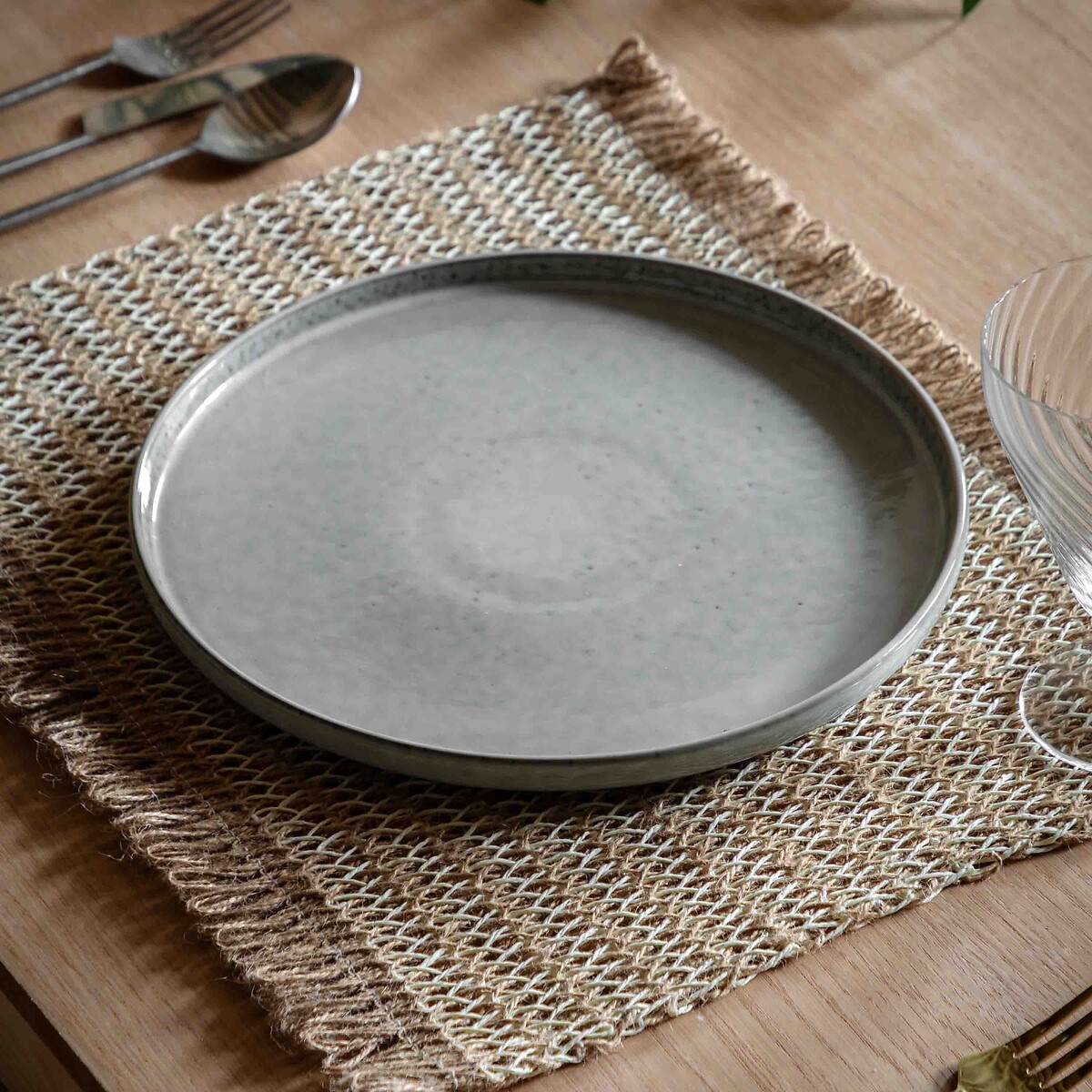 Set of 4 Reactive Glaze Dinner Plates in Pale Grey grey, ÉDITÉ
