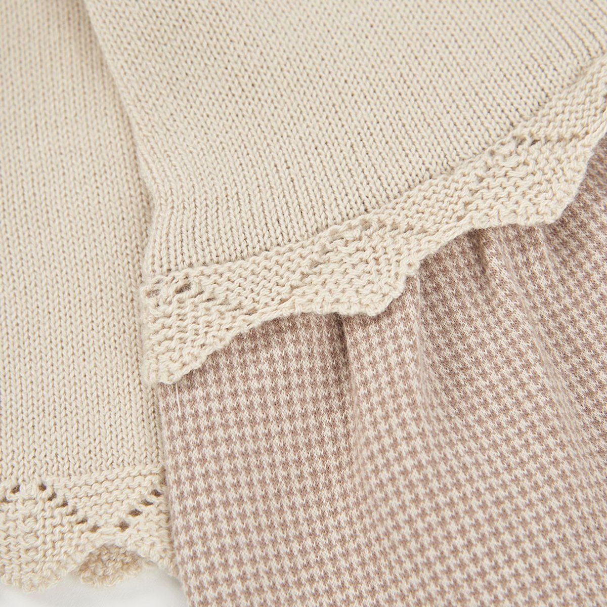 Robe bébé avec broderie de petit chien beige, BOBOLI