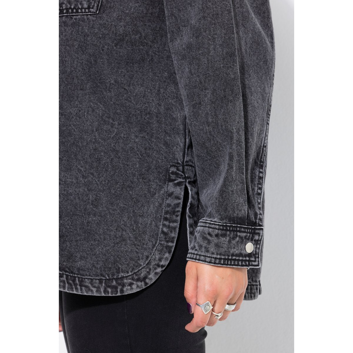 Chemise en jean, coupe oversize, nœud noir, STUDIO UNTOLD