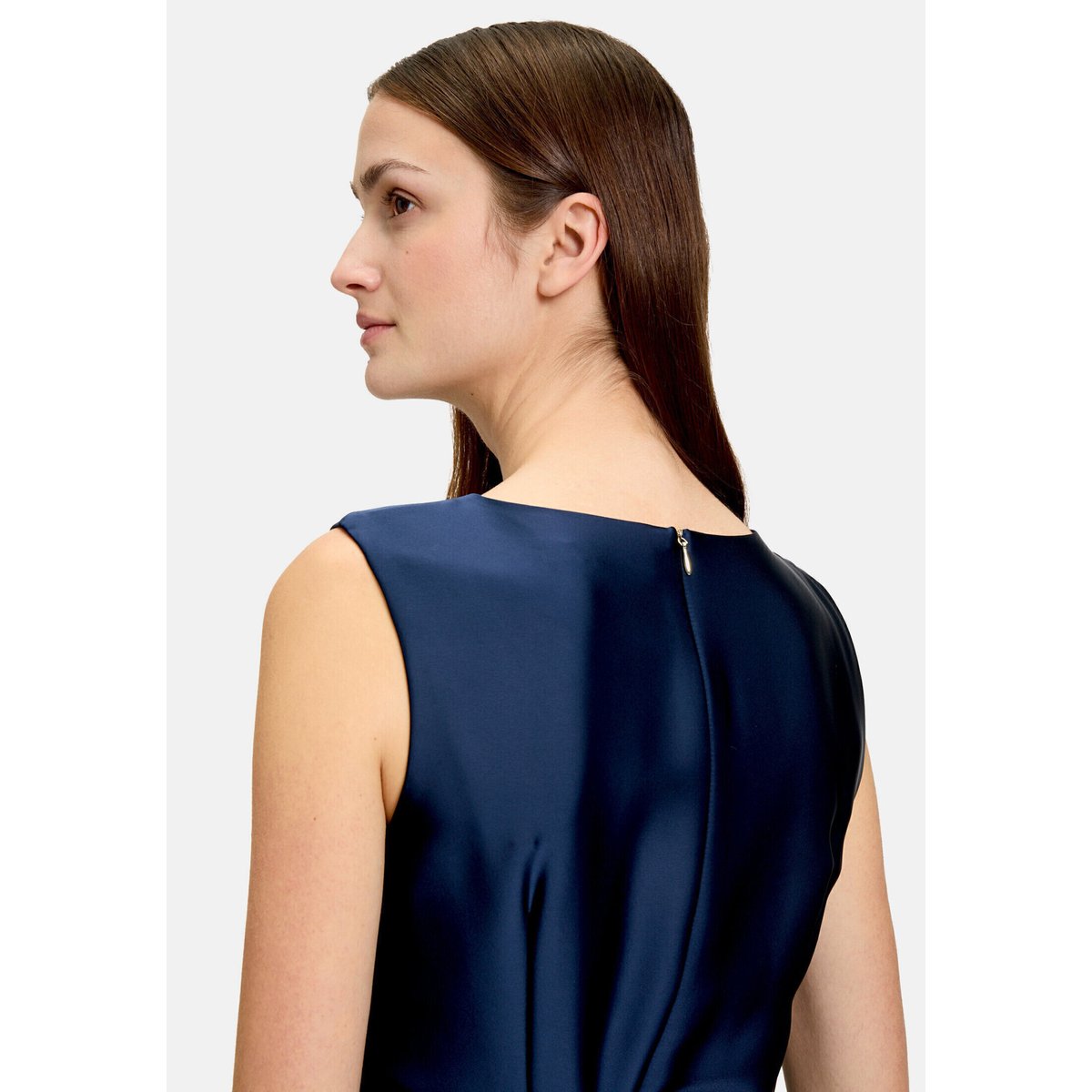 Robe en chiffon à plis navy blue, BETTY & CO