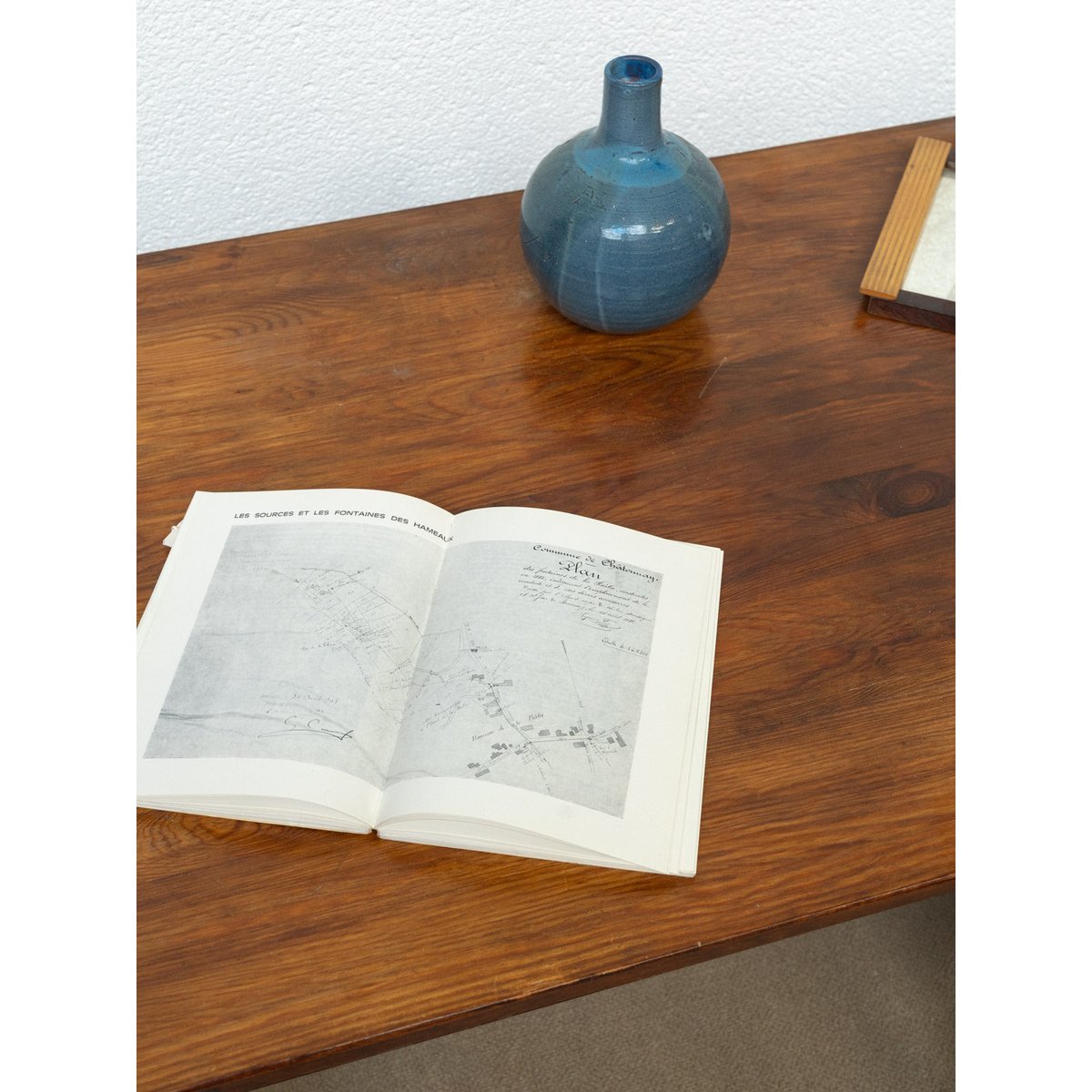 Grande table basse en bois Léonie N°1071 - Bon état bois foncé, DEBONGOUT