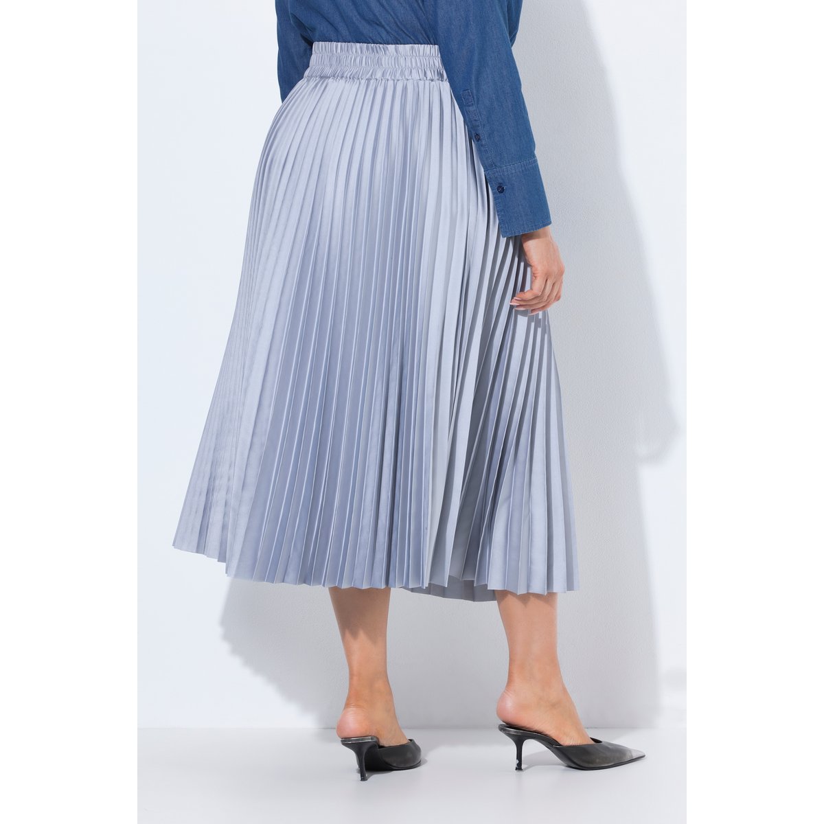 Jupe plissée en satin, coupe évasée gris roche, ULLA POPKEN