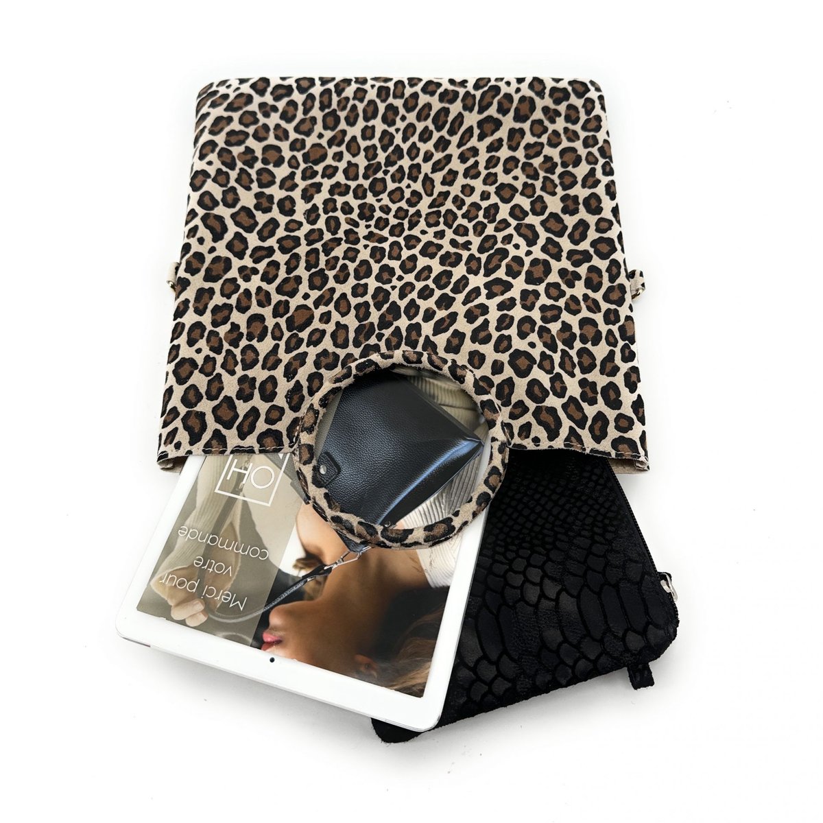 Sac pochette en croute de cuir CHARLOTTE ET LEO léopard taupe clair, OH MY BAG
